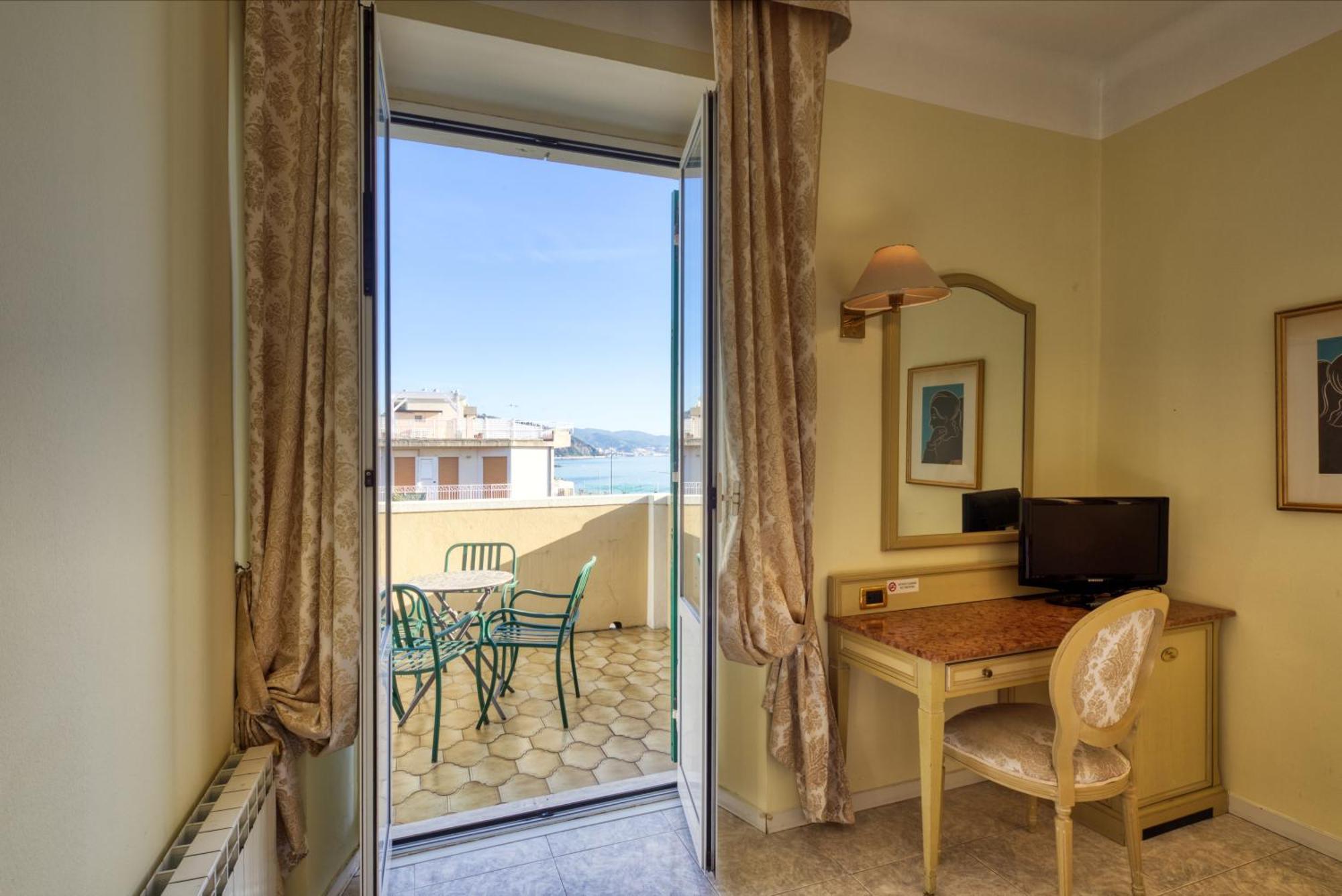 Ena Hotel Arenzano Exterior photo